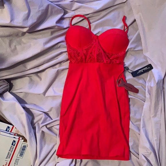 Haute Monde Dresses & Skirts - 2/$22 Fitted Curve-hugging Red Dress
